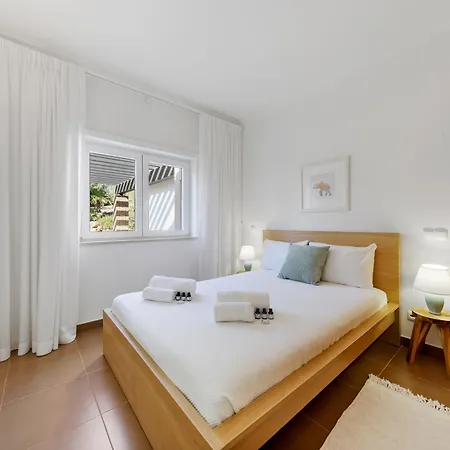 Marcia - Nature, Golf, Beaches-lagos Villa Portimão